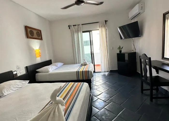 Hotel Plaza Nardos