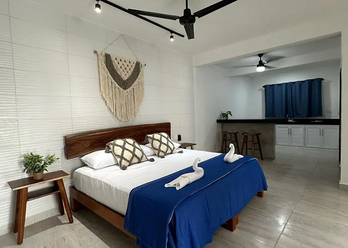 Hotel Plaza Nardos 3*